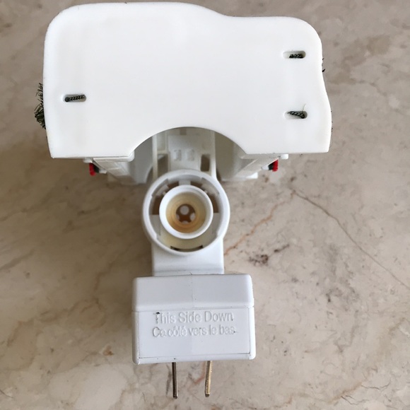 Holiday wallflowers plug in fragrance Bath and Bodyworks Victorian projection - Picture 10 of 14